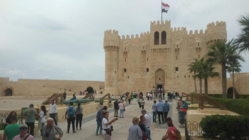 زيارة أفواج سياحية لقلعة قايتباي في الإسكندرية