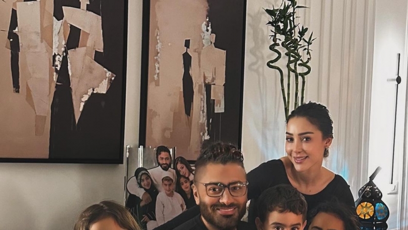 تامر حسني وأبناؤه مع زوجته السابقة بسمة بوسيل