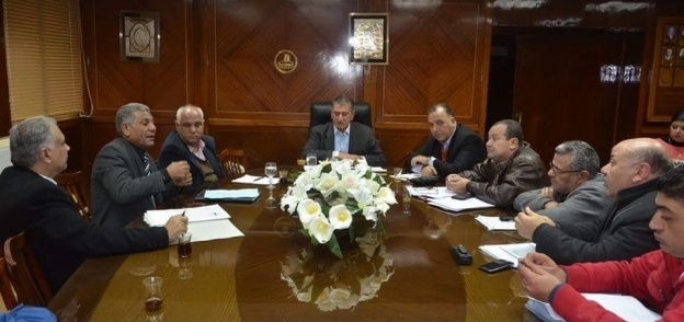 اجتماع محافظ كفر الشيخ مع التنفيذين