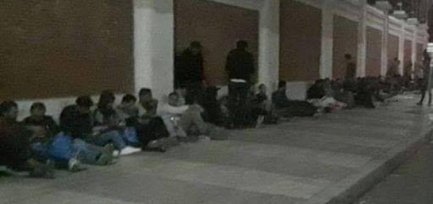 مشجعي الأهلي ينامون أمام إستاد الإسكندرية أملًا في شراء تذاكر
