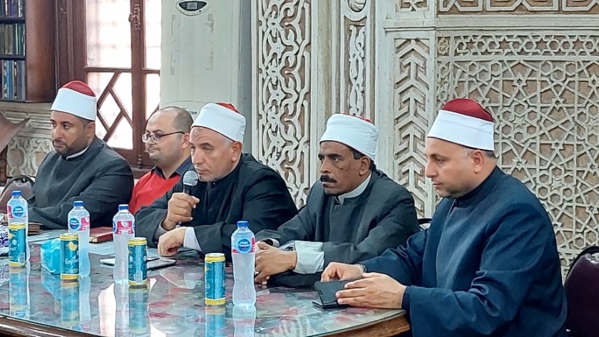 اجتماع الشيخ «سلامة» وكيل الأوقاف بالإسكندرية مع القيادات لمناقشة خطة رمضان