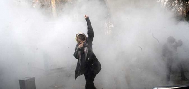 بالصور| كيف تعامل الأمن الإيراني مع الاحتجاجات الشعبية