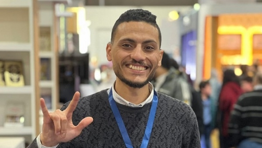 كريم عمرو مترجم لغة الإشارة