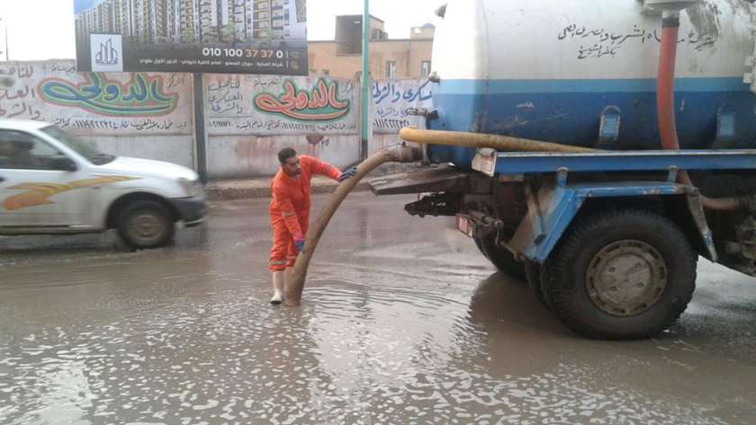 رفع مياه الامطار من شوارع كفر الشيخ