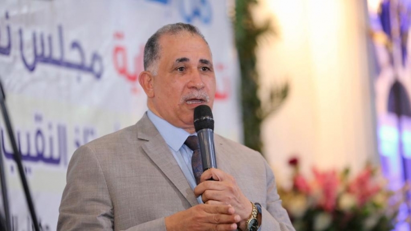 عبد الحليم علام نقيب محامين مصر ورئيس اتحاد المحامين العرب