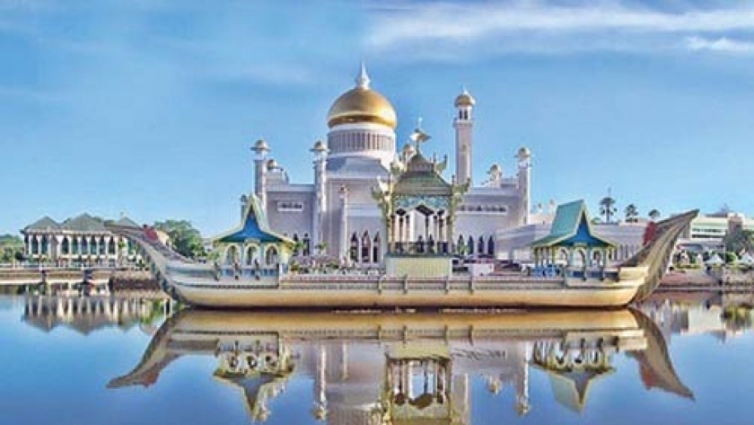 مسجد السلطان عمر علي سيف الدين