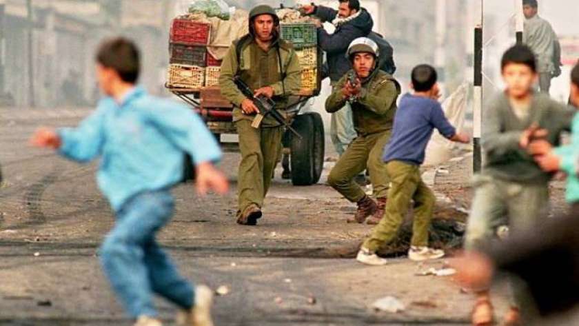 اليوم..الفلسطينيون يحيون الذكرى الـ"32" لاندلاع انتفاضة الحجارة