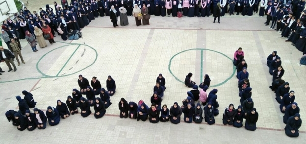 تلاميذ مدارس الإسكندرية يجسدون "القدس" في الفناء