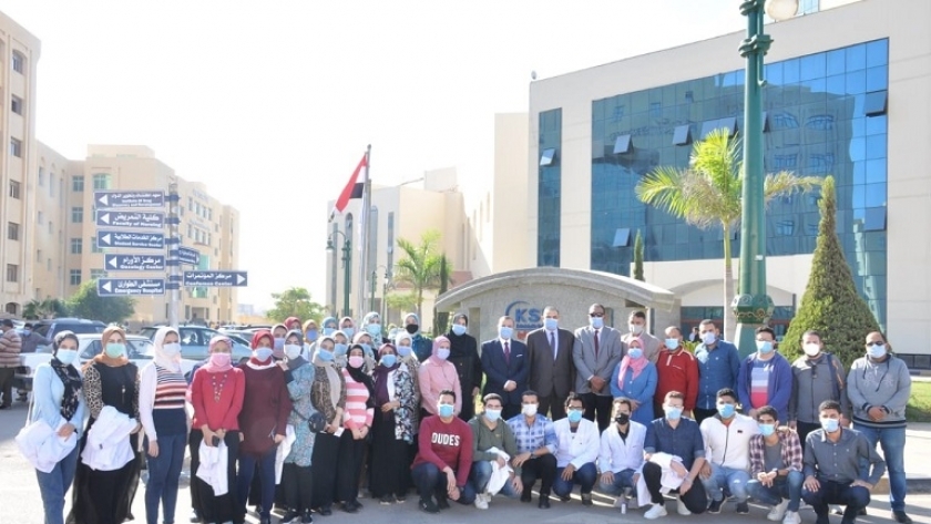 إنطلاق قافلة جامعة كفر الشيخ الطبية المتكاملة لقرية برج مغيزل