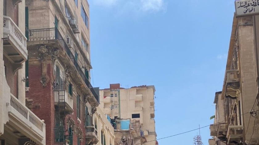 عقار العطارين في الإسكندرية صباح اليوم