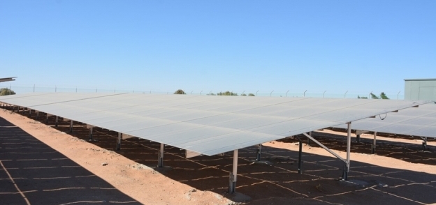 تركيب محطات طاقة شمسية للوحدة المحلية بالفرافرة بتكلفة 412 الف جنية