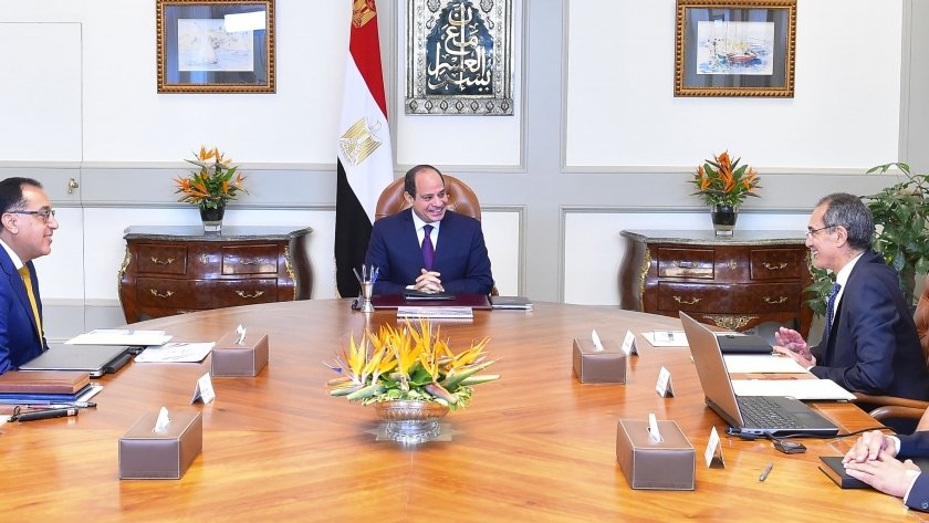 اجتماع الرئيس السيسي ورئيس الوزراء ووزير الاتصالات