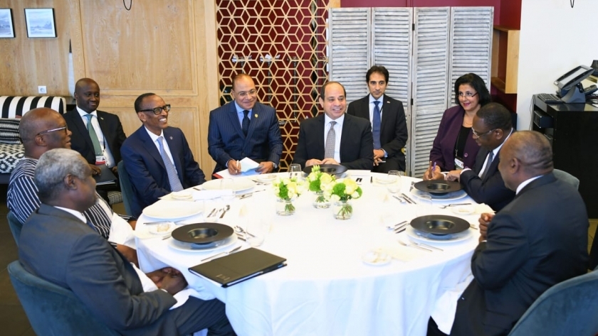 جانب من جلسة مباحثات الرئيس السيسي مع الزعماء الأفارقة على هامش قمة السبع