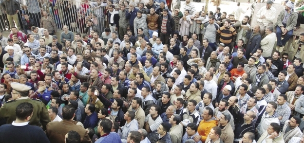 جانب من احتجاج عمال مصر شبين للغزل