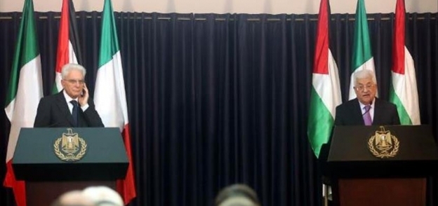 الرئيس الإيطالي سيرجيو ماتاريلا ونظيره الفلسطيني محمود عباس