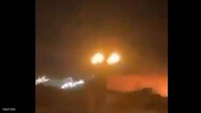 لحظة سقوط صاروخ على القاعدة الأمريكية بمطار أربيل بالعراق