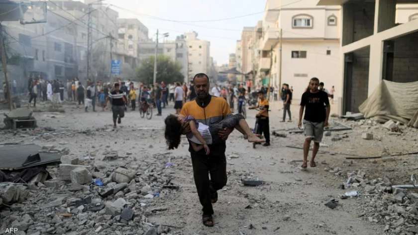 قطاع غزة يتعرض لاعتداءات متواصلة منذ 27 يوماً
