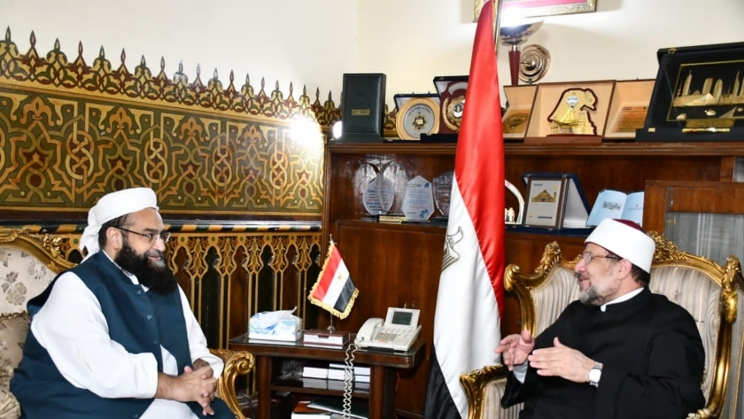 وزير الأوقاف  مع الشيخ حافظ محمد طاهر