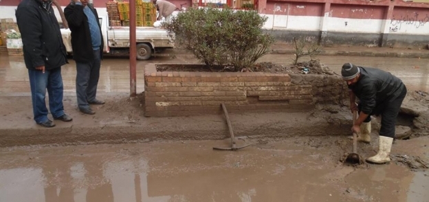 رفع مياه الامطار من شوارع الحامول