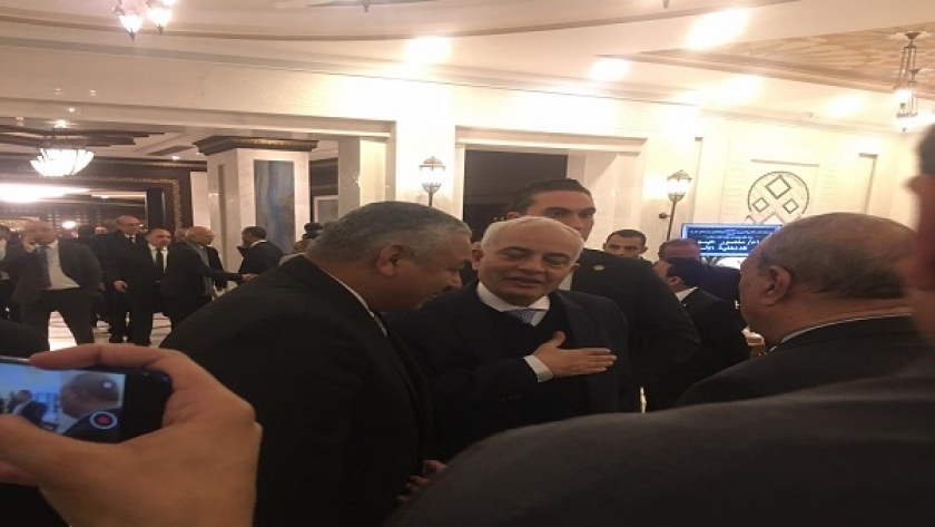 وزير التعليم يصل عزاء اللواء منصور العيسوي
