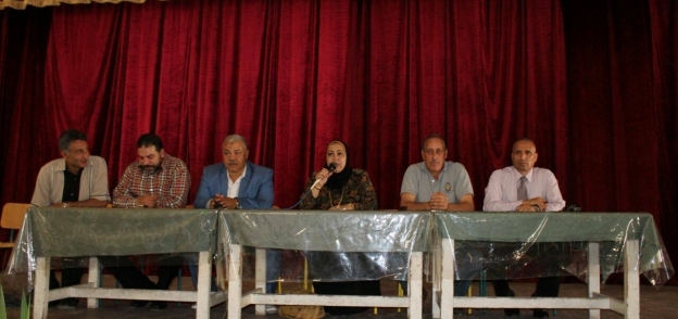 وكيل وزارة التربية والتعليم بالإسكندرية تجتمع برؤساء لجان الثانوية العامة