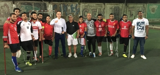 فريق كرة القدم مع طارق علام