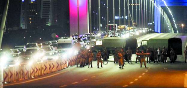 إغلاق جسر البسفور خلال عملية الانقلاب الفاشلة