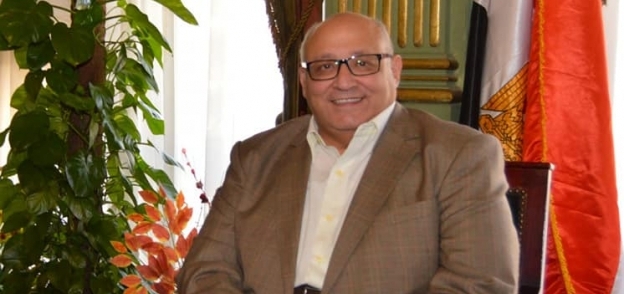 عبد الوهاب عزت رئيس جامعة عين شمس
