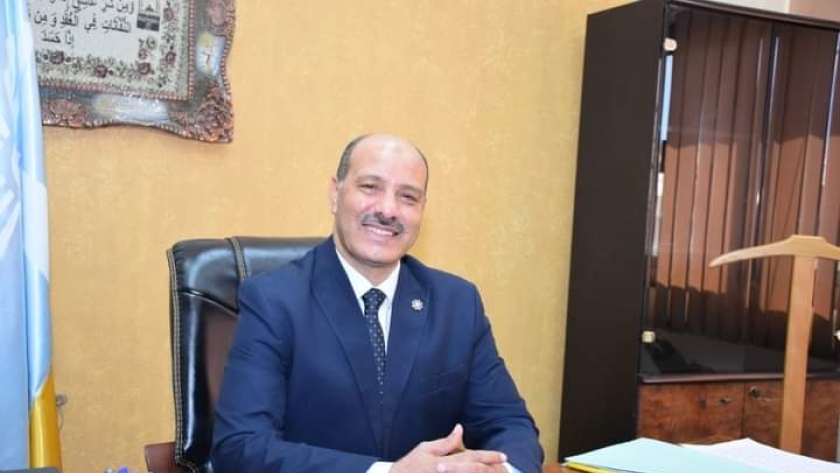 عربي أبو زيد وكيل وزارة التربية والتعليم بالإسكندرية