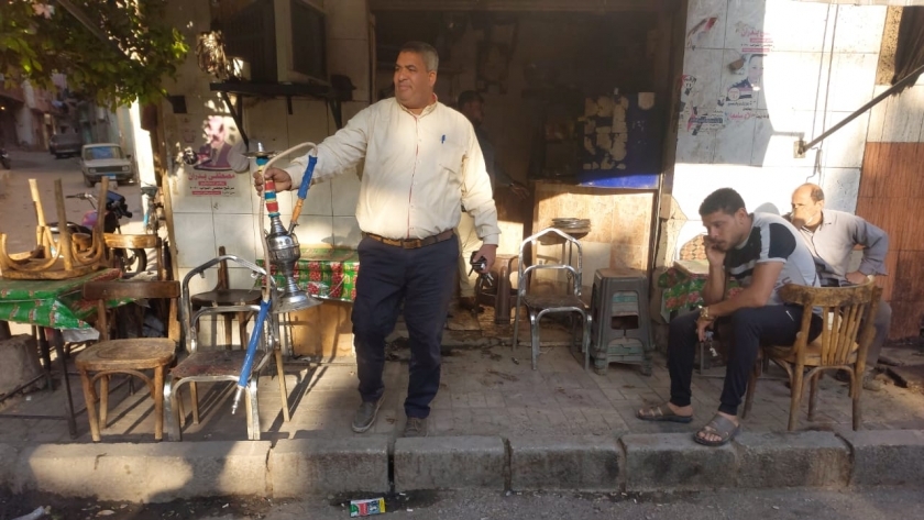 مصادرة 32 شيش وغلق مقاهي وتحرير 12 محضراً لمخالفين الاجراءات الاحترازية بأسيوط