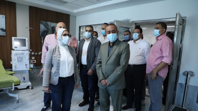 وزيرة الصحة تفقد مجمع الإسماعيلية الطبي ومركز 30 يونيو لأمراض الكُلى