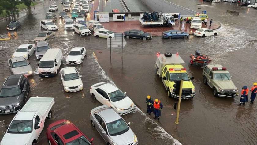 أمطار رعدية بالمملكة العربية السعودية