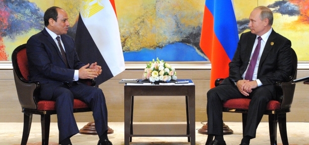 الرئيس عبد الفتاح السيسي خلال لقائه الرئيس الروسي فلاديمير بوتين علي هامش قمة بريكس في الصين أمس