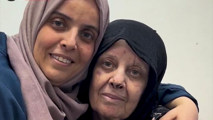 عودة سيدة بعد فقدانها في غزة