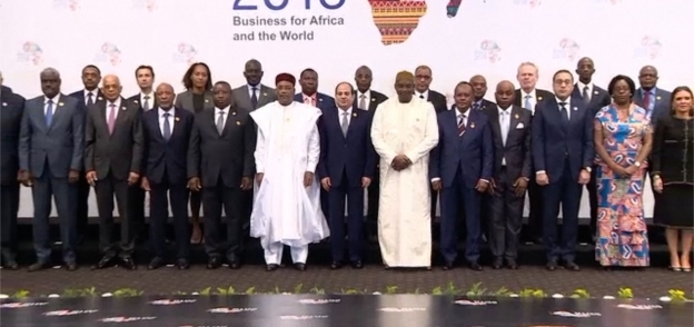 الرئيس السيسي يتوسط زعماء وقادة أفريقيا خلال منتدى أفريقيا 2018 في مصر
