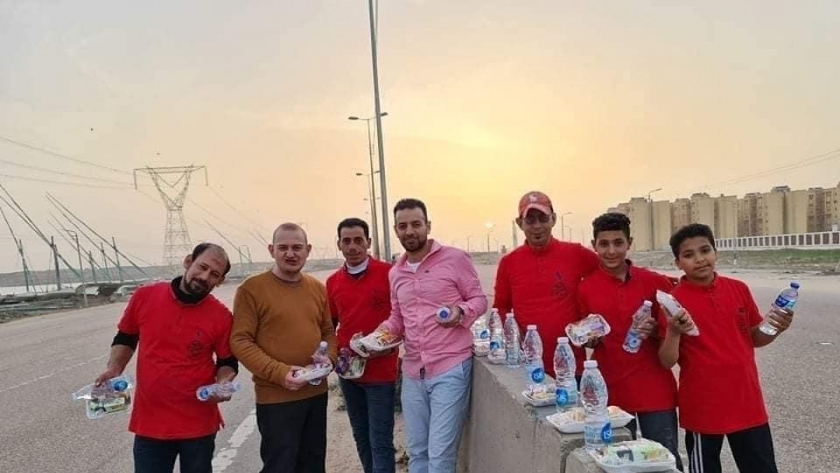 توزيع وجبات إفطار على الصائمين بكفر الشيخ