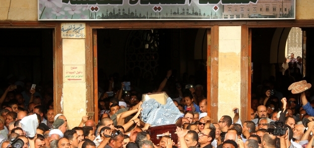 بالصور| تشييع جثمان وائل نور من مسجد السيدة نفيسة