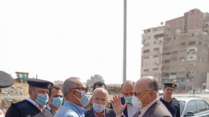 محافظ القاهرة يترأس حملة إزالة المبان المخالفة