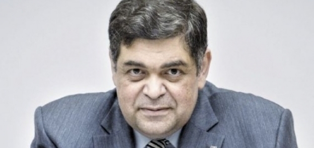 الدكتور أشرف حاتم رئيس لجنة الصحة بمجلس النواب