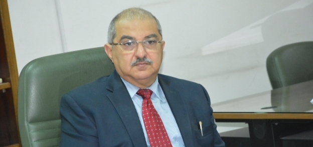 الدكتور طارق الجمال القائم بعمل رئيس جامعة أسيوط