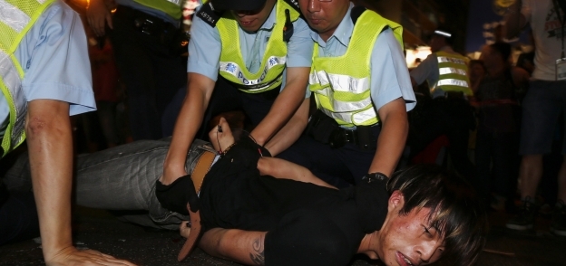شرطة "هونج كونج" تعلن القبض على 63 شخصا لتورطهم في أعمال شغب