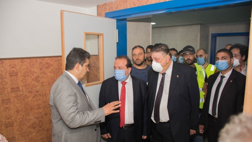 رئيس جامعة طنطا يتفقد أعمال الإنشاءات لمبني مستشفي الجراجات الجديد