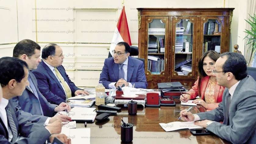 «مدبولى» خلال اجتماعه مع وزير المالية