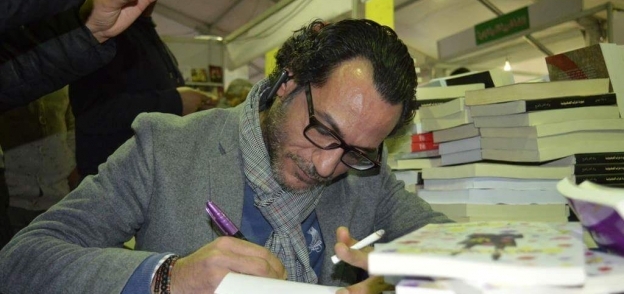 الكاتب سامح قاسم في معرض الكتاب