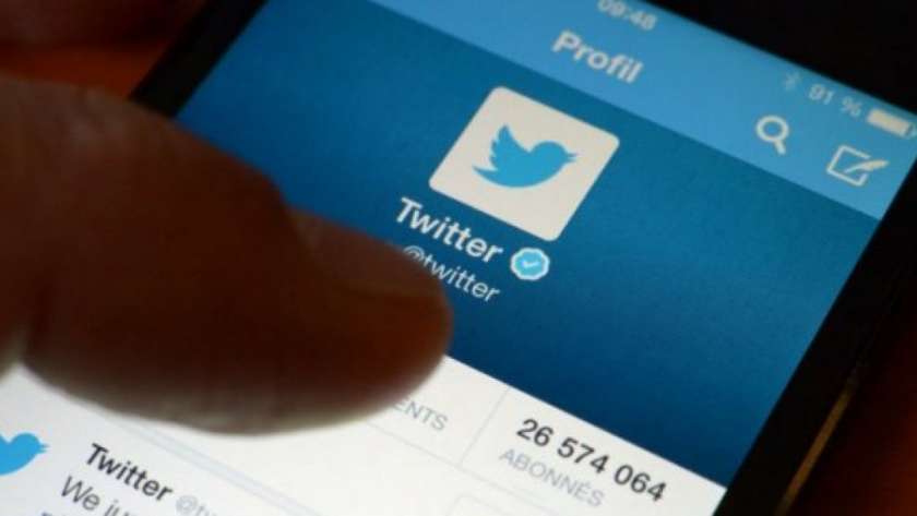 اختراق حساب وزير جيش الاحتلال الإسرائيلي على "تويتر"