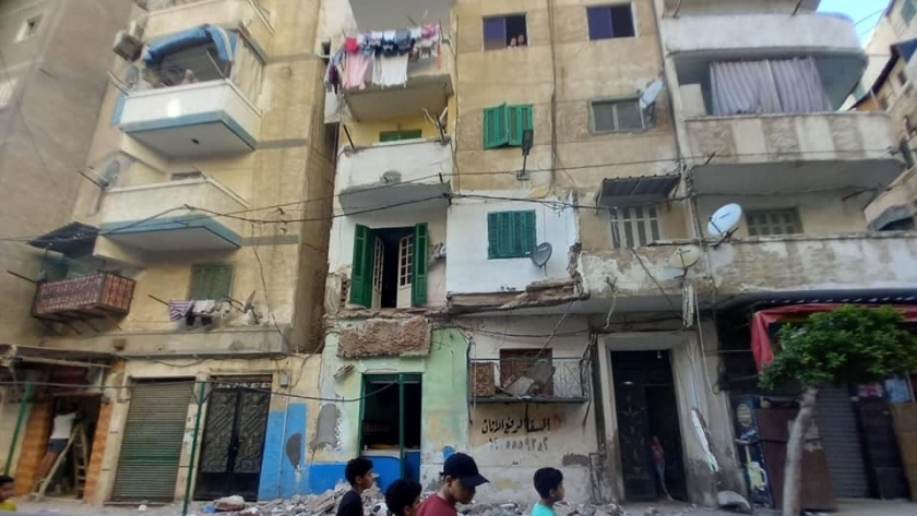انهيار شرفة عقار غرب الإسكندرية