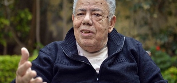 الكاتب بشير الديك