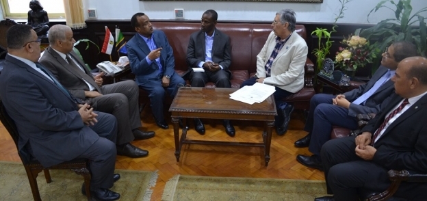 بحث اتفاقية التعاون بين جامعة الإسكندرية و جامعة دار السلام بتنزانيا