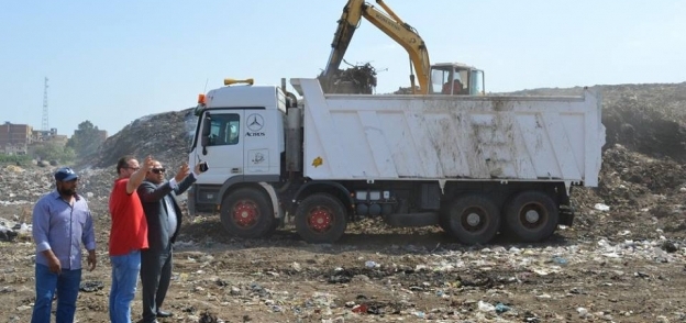 رفع القمامة من مقلب كفر الشيخ