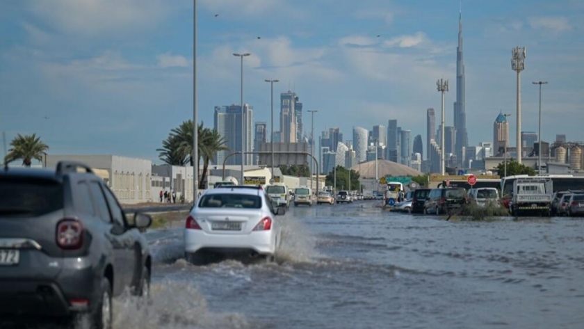 تأثير المنخفض الجوي على الإمارات